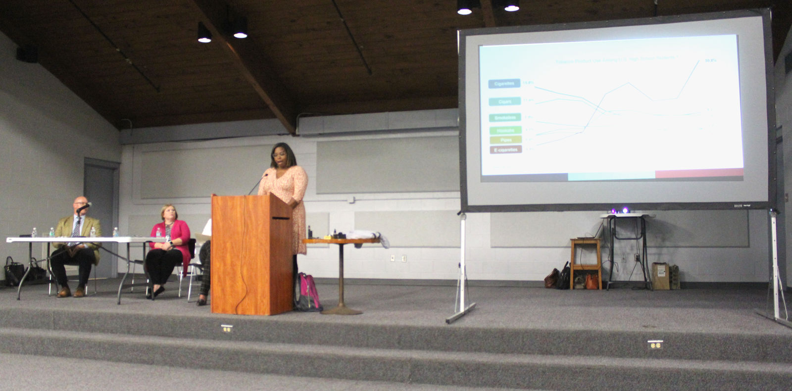Vaping discussed at public forum